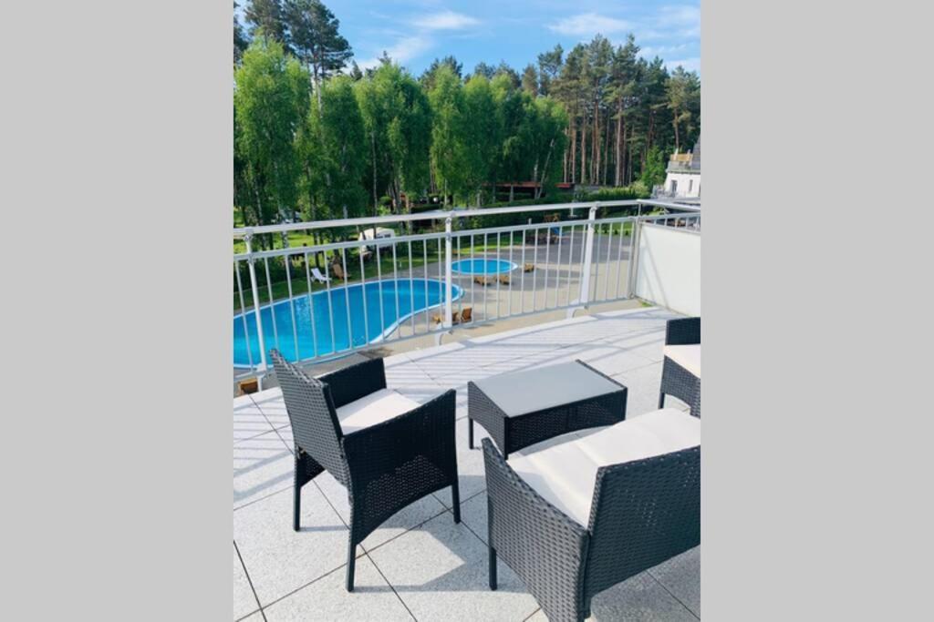 Uroczy Apartament Z Basenem I Kortem Tenisowym Pobierowo Extérieur photo